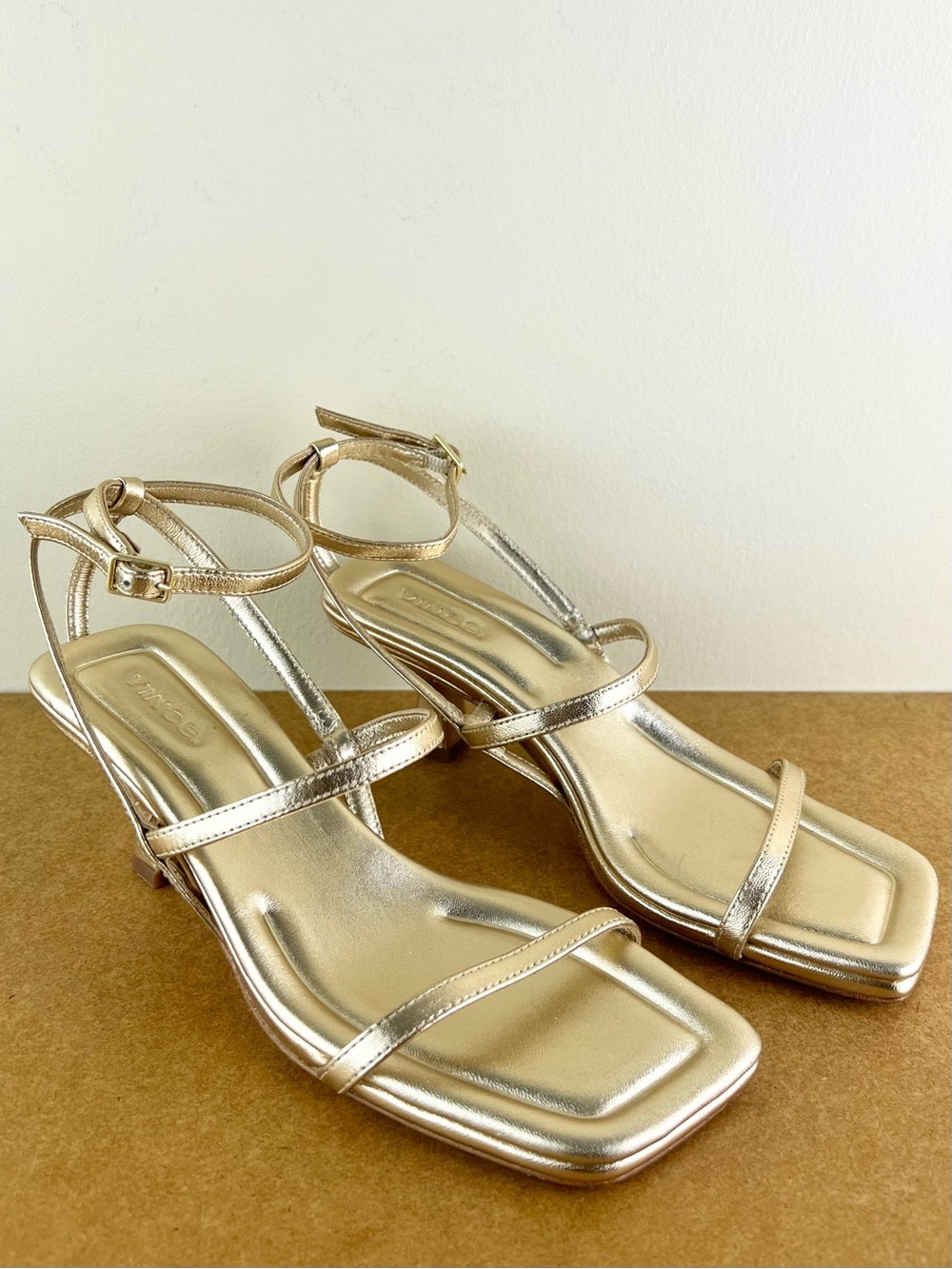 NEW VINCE GOLD LEATHER KITTEN HEEL SANDALS - Picture 2 of 12